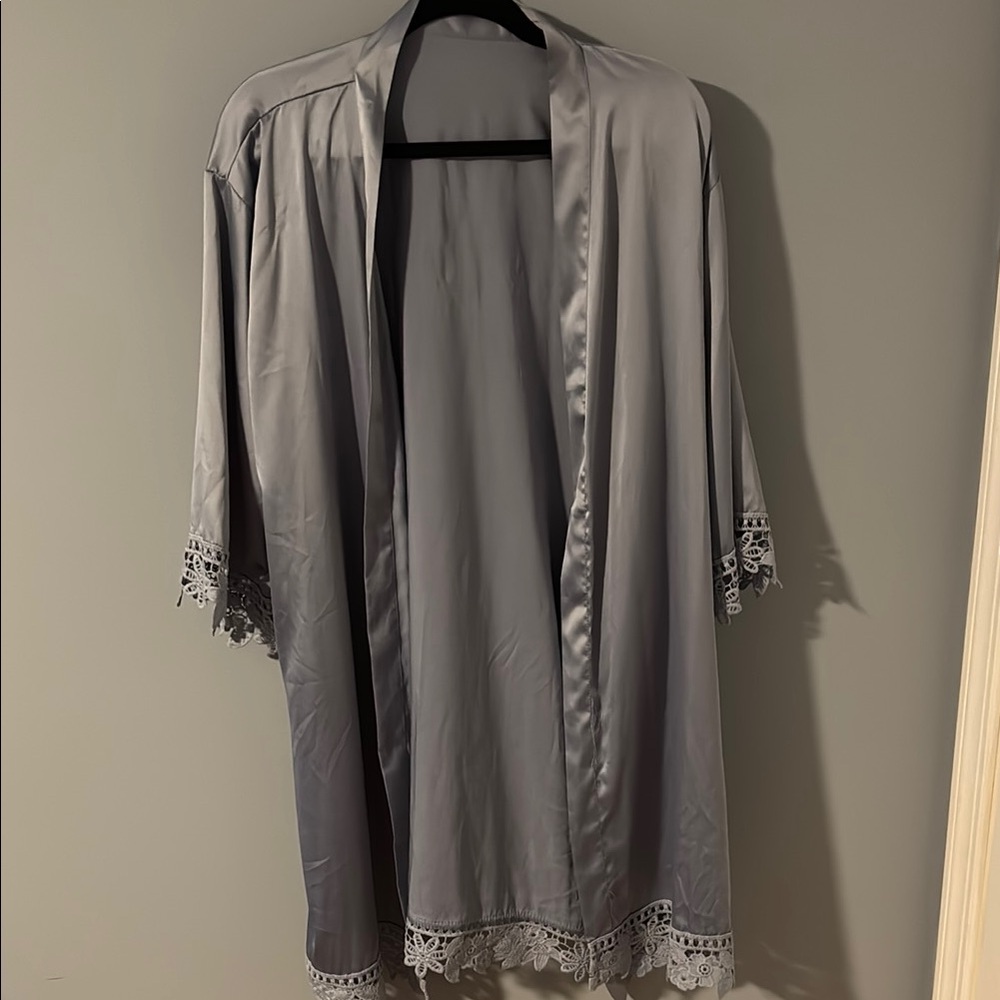 Elegant Gray Lace Trim Robe